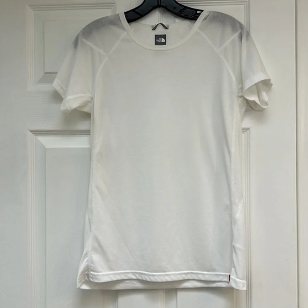 The North Face Women's White Short Sleeve Tee Shirt- Size M - Picture 1 of 6